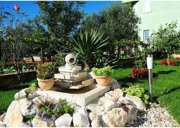 アパート Andelka ビビニェ